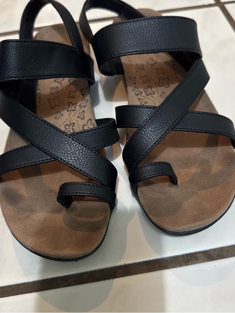 BareTraps Black Strappy Crossband Sandals